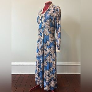 Vintage 1970s Dress, Maxi romantic floral print, Blue White Beige size small
